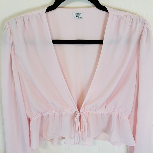 Aritzia Sunday best Kimberly Pink cropped blouse SZ Medium - Picture 3 of 7